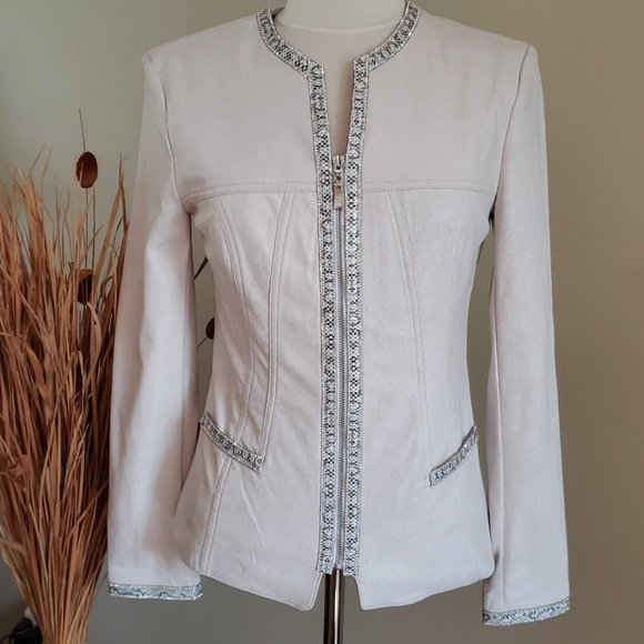 Frank Lyman Design Jackets & Blazers - ⭐Host Pick⭐Frank Lyman - Faux suede jacket